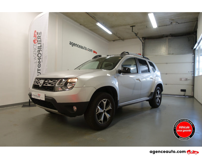 Achat voiture occasion, Auto occasion pas cher | Agence Auto Dacia Duster (2) 1.2 TCE 125 BLACK TOUCH 4X2 + PREMIERE MAIN Gris Année 2017 Manuelle Essence